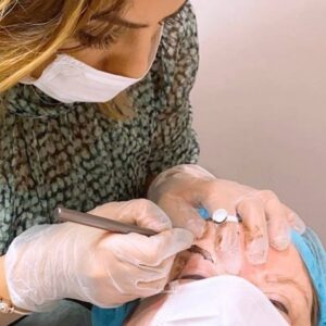 Eyebrow retouch (4-6 wks)